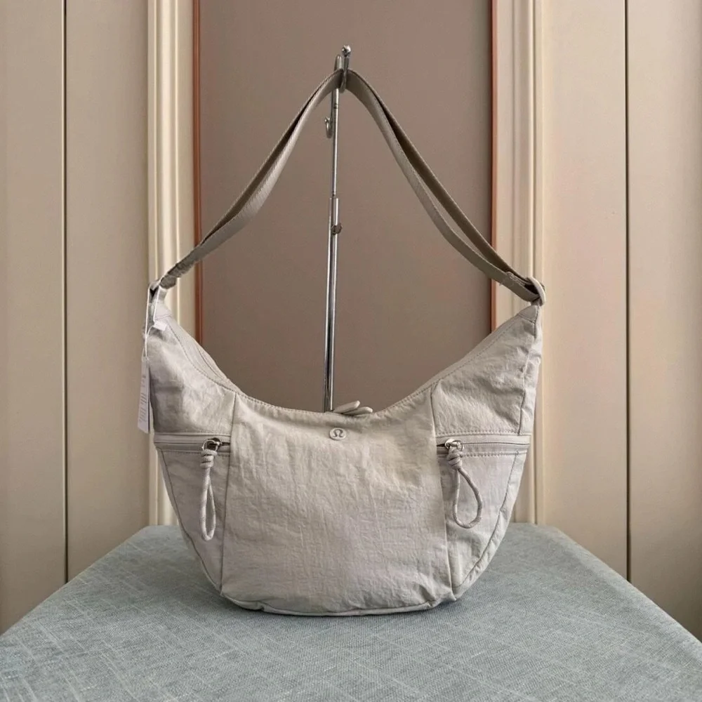 Lululemon Athletica Beige Shoulder Bag - Picture 6 of 6